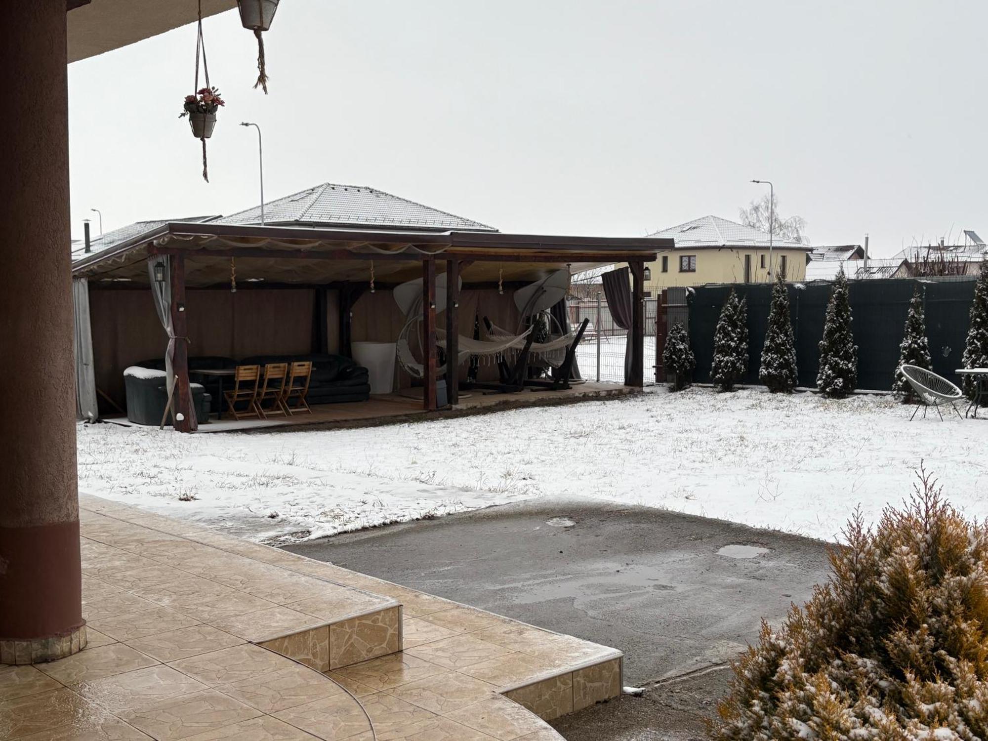 Vila Mik Guesthouse Săcele Exteriér fotografie