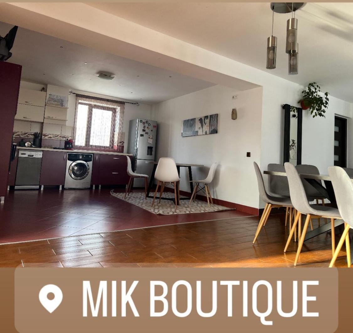 Vila Mik Guesthouse Săcele Exteriér fotografie